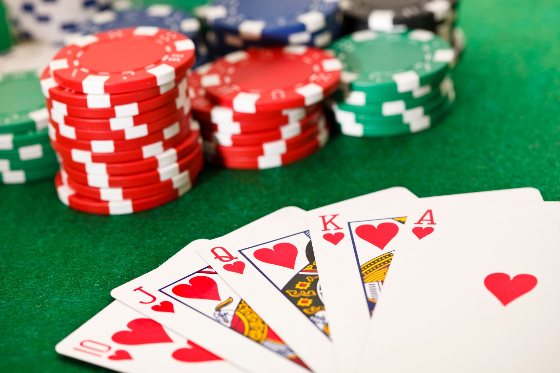 Urutan Kombinasi Kartu Poker Online Dan Cara Pasang Bet Yang Pasti Menguntungkan